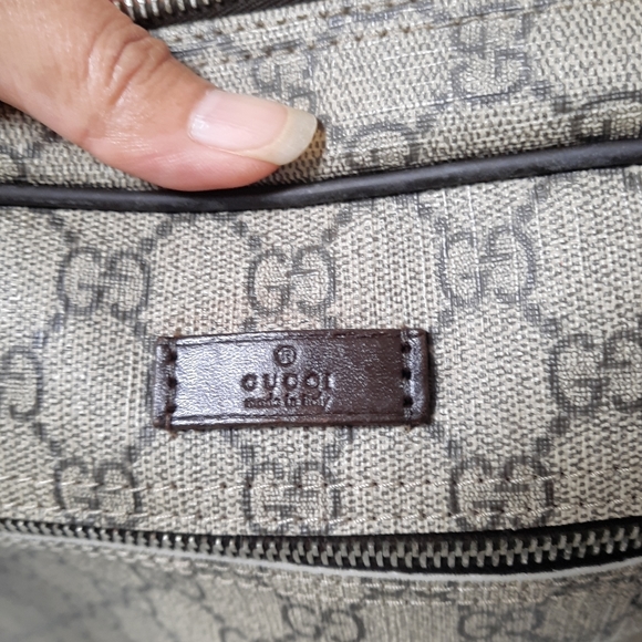 Authentic Gucci GG Supreme monogram canvas message Crossbody bag - Picture 5 of 16